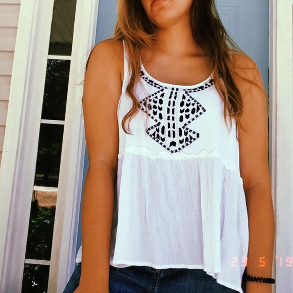White Embroidered Tank Top - Picture 2 of 4